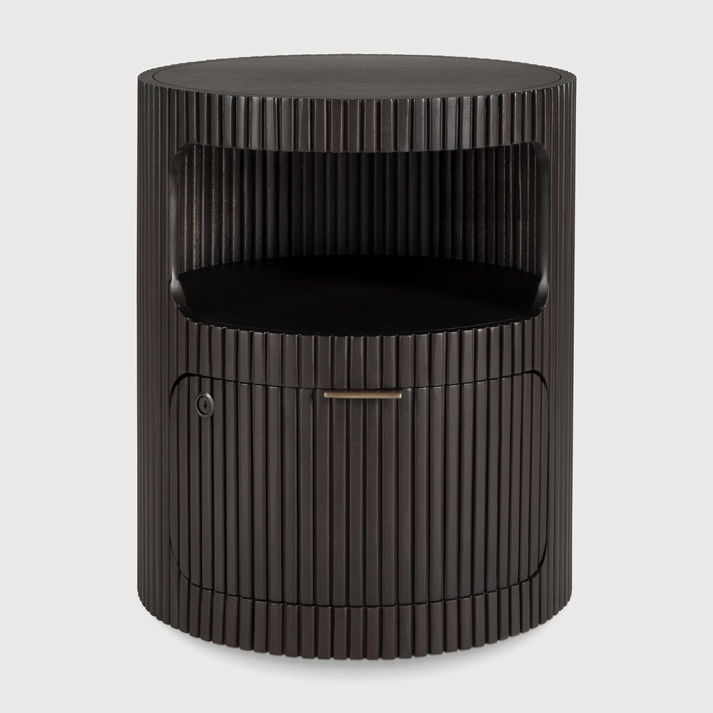 Furniture in solid wood